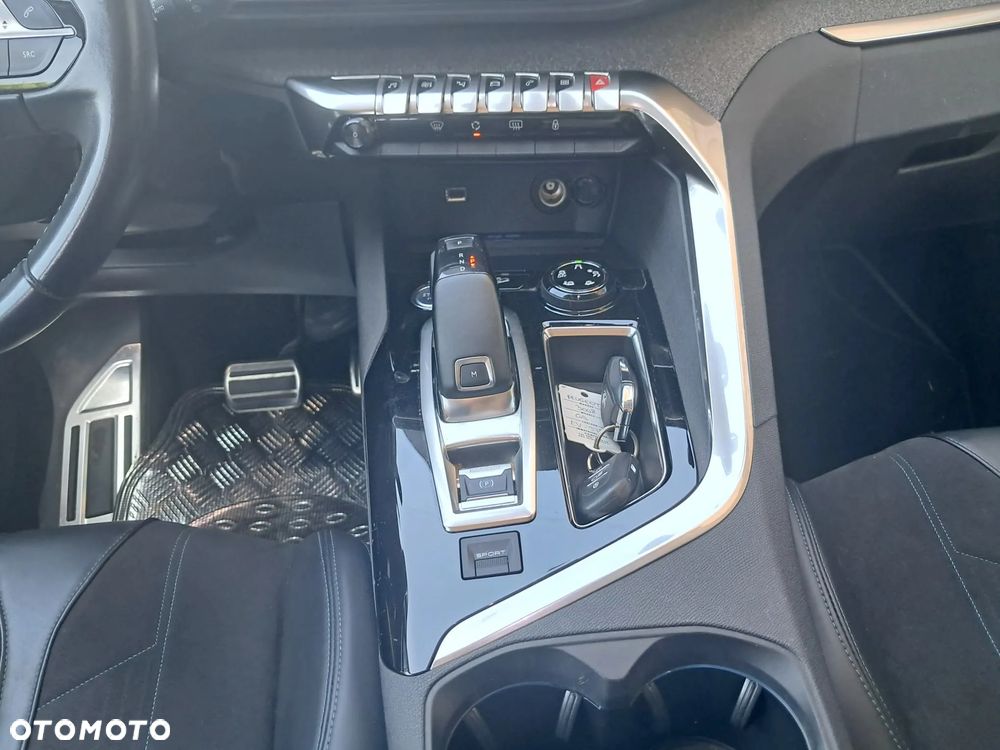 Peugeot 3008 1.2 PureTech Crossway S&S EAT6 - 8