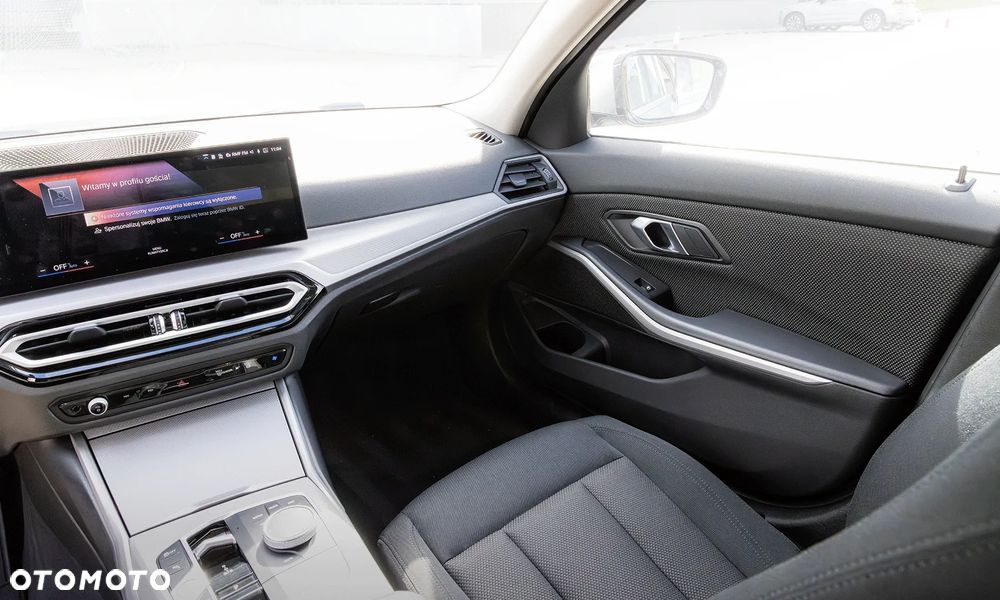 BMW Seria 3 320d xDrive - 13