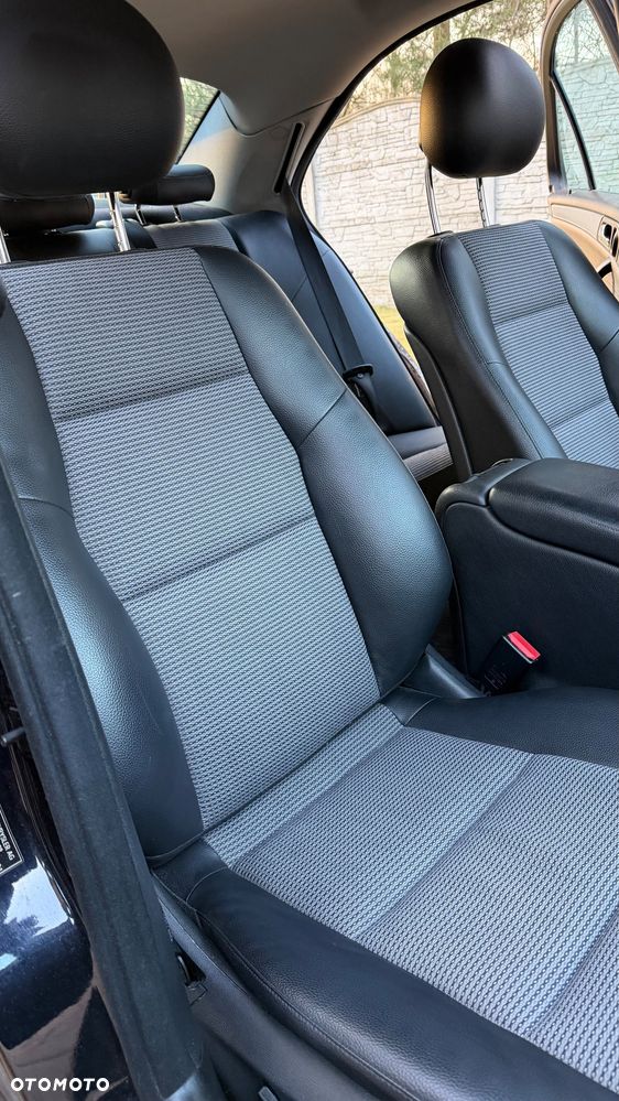 Mercedes-Benz Klasa C 180 T Kompressor Avantgarde Starline - 12