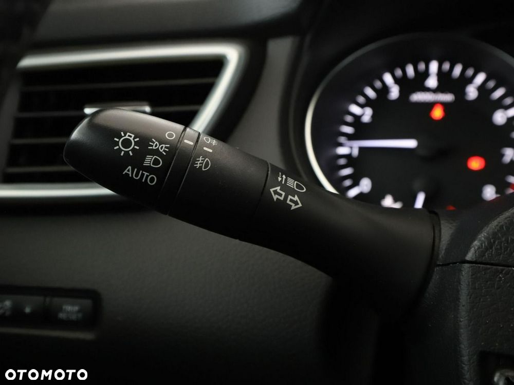 Nissan Qashqai 1.3 DIG-T N-Connecta EU6d - 33