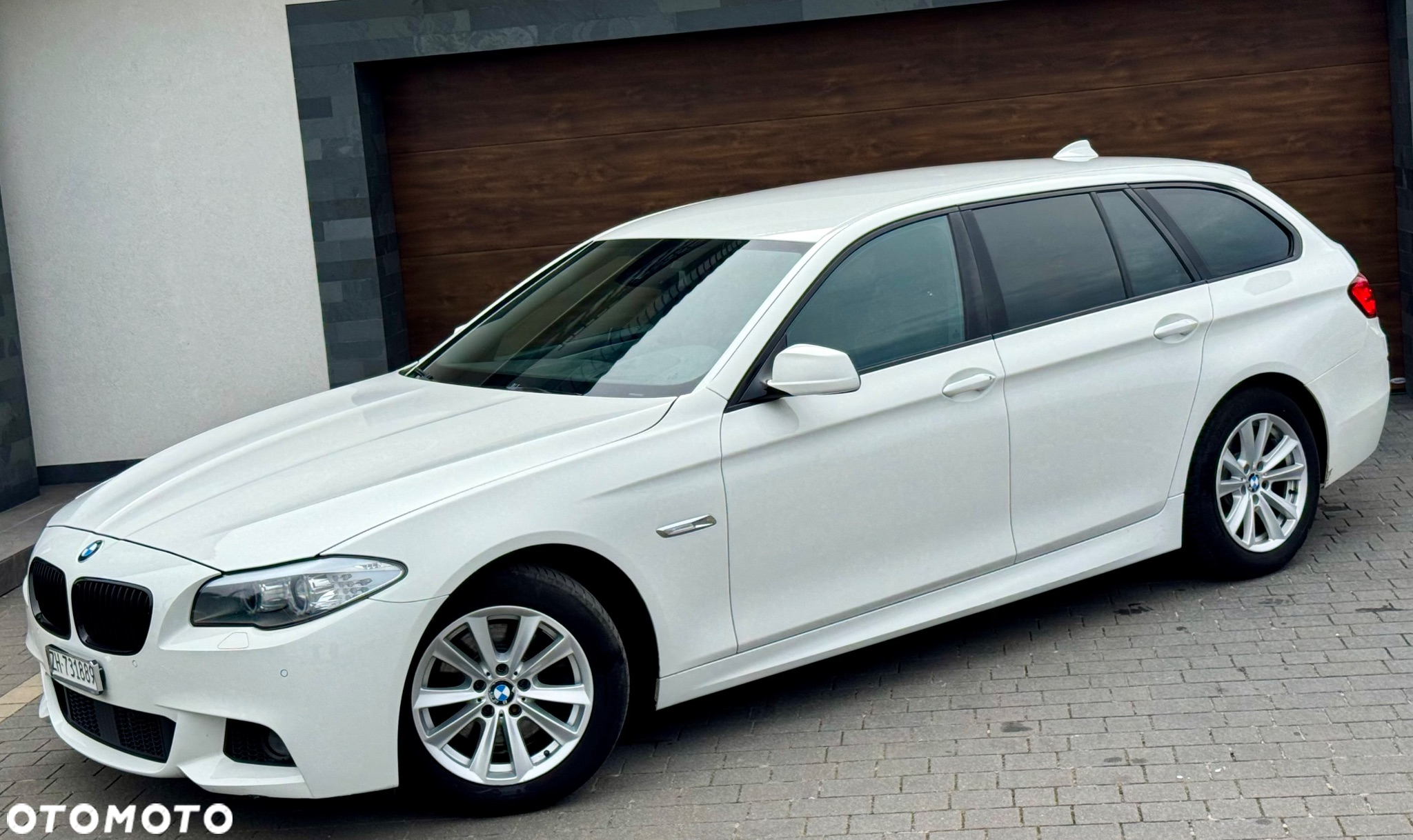 BMW Seria 5 520d Touring Sport-Aut - 2
