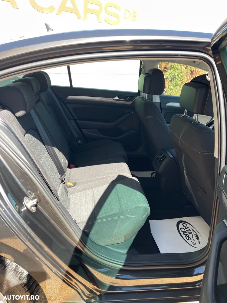 Volkswagen Passat - 25