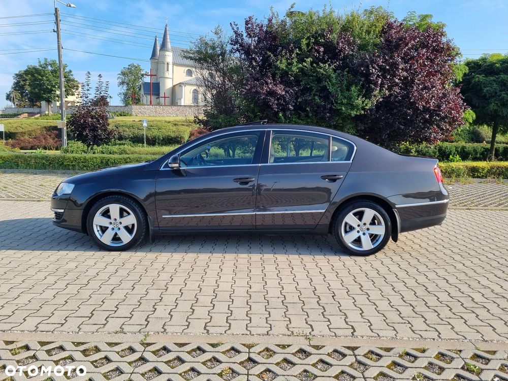 Volkswagen Passat - 2