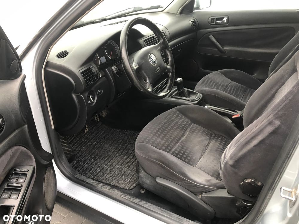 Volkswagen Passat 1.9 TDI Comfortline - 7