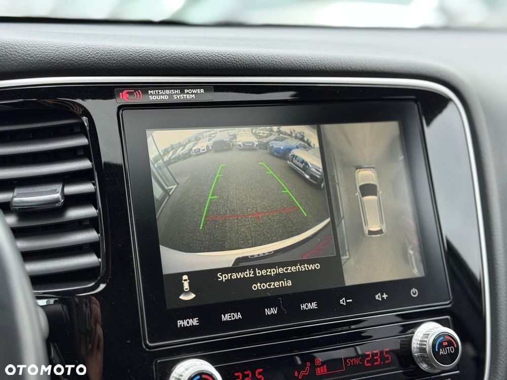 Mitsubishi Outlander PHEV Intense + - 31