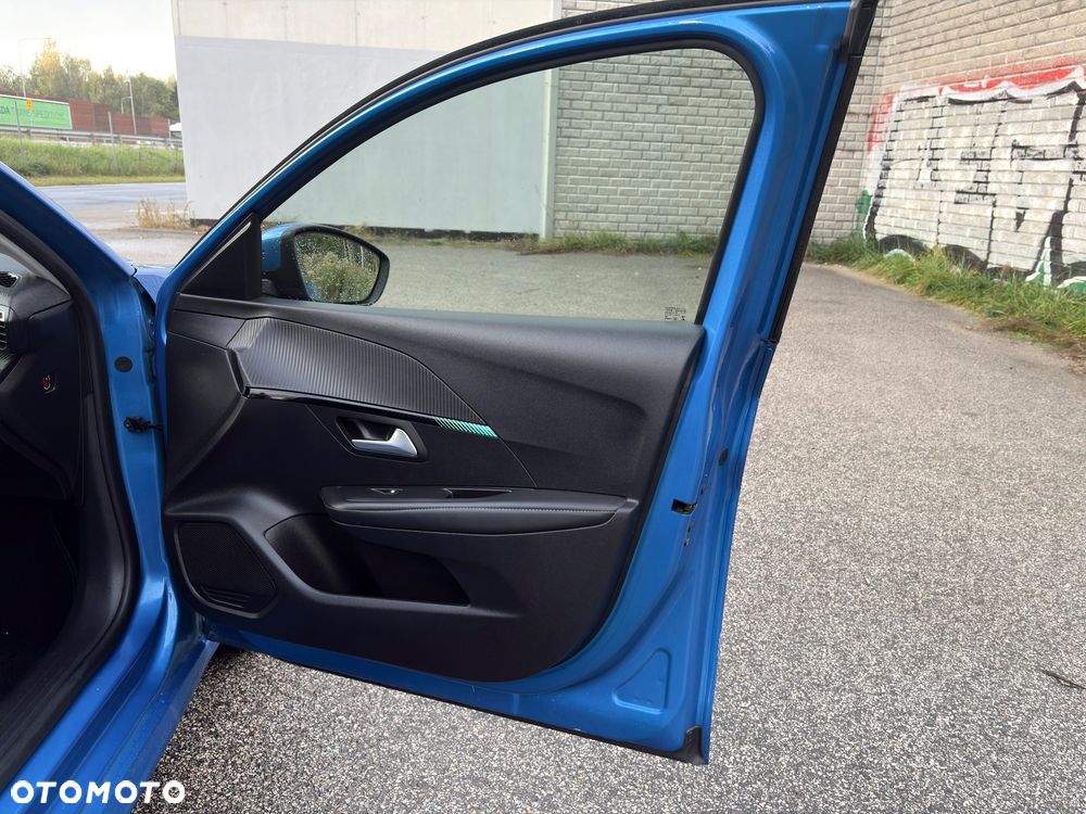 Peugeot 208 - 23