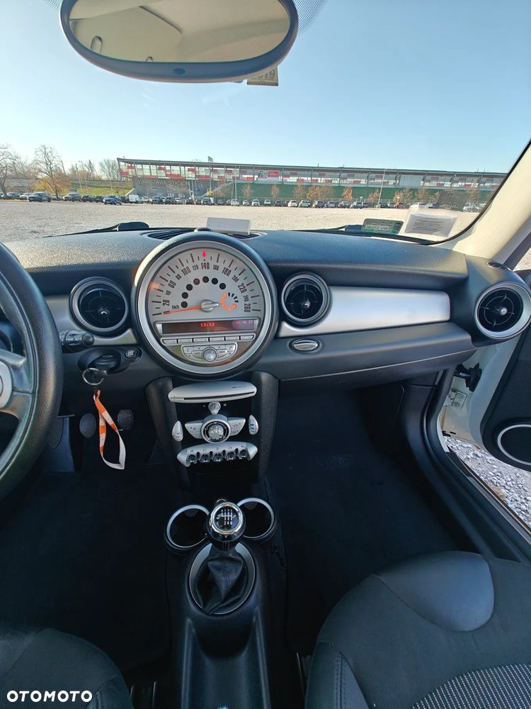 MINI Cooper Standard - 21