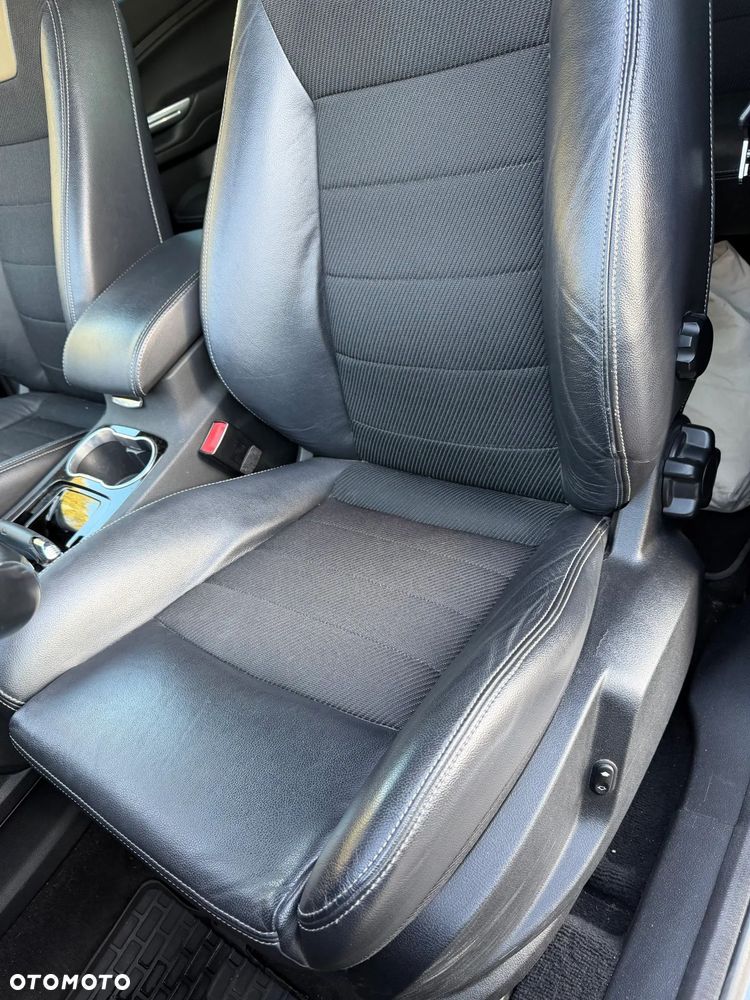 Ford S-Max 2.0 TDCi DPF Titanium MPS6 - 33