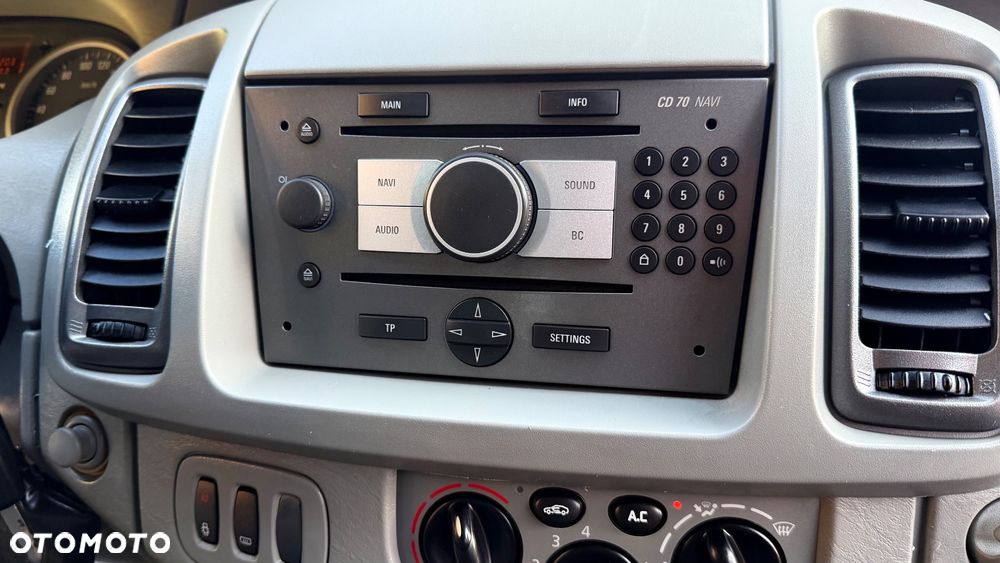 Opel Vivaro - 25