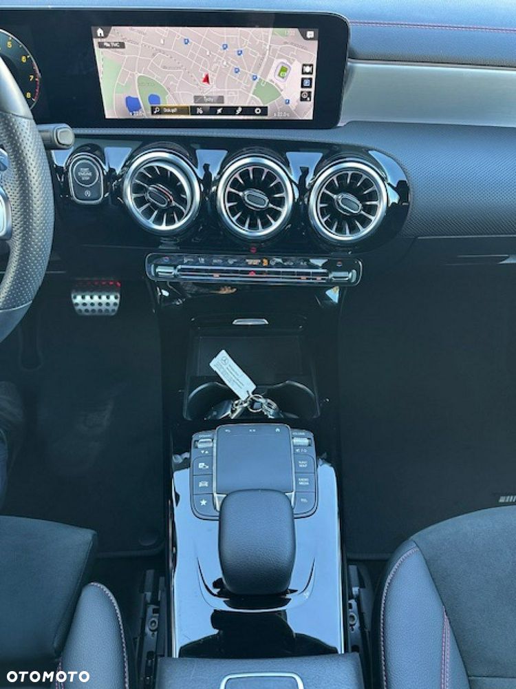 Mercedes-Benz CLA - 19