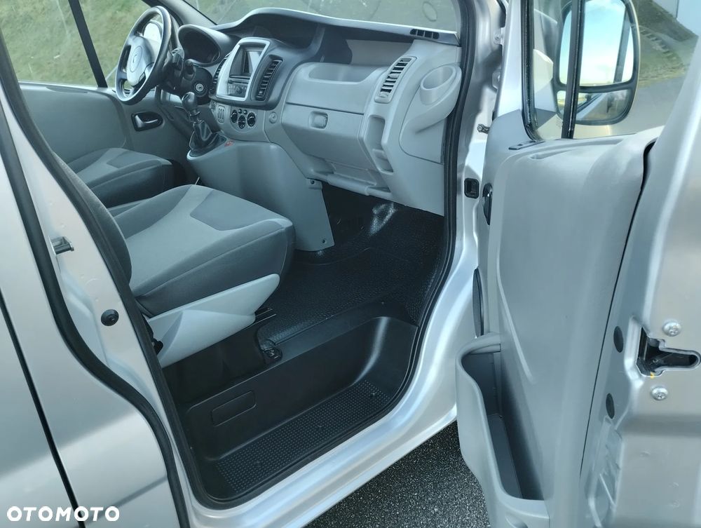 Renault Trafic - 16