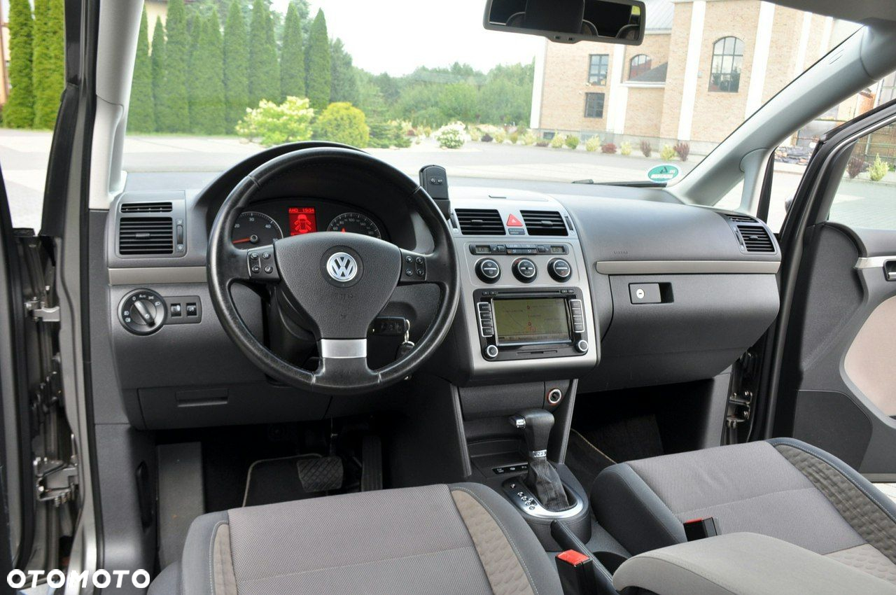 Volkswagen Touran - 30