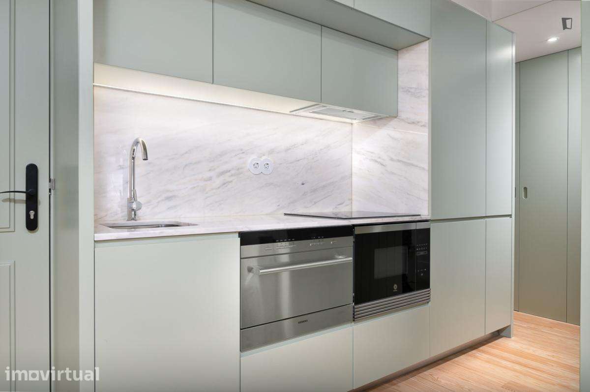 Apartamento com 1 quartos - localizado em Santo Ildefonso Porto - Grande imagem: 4/19