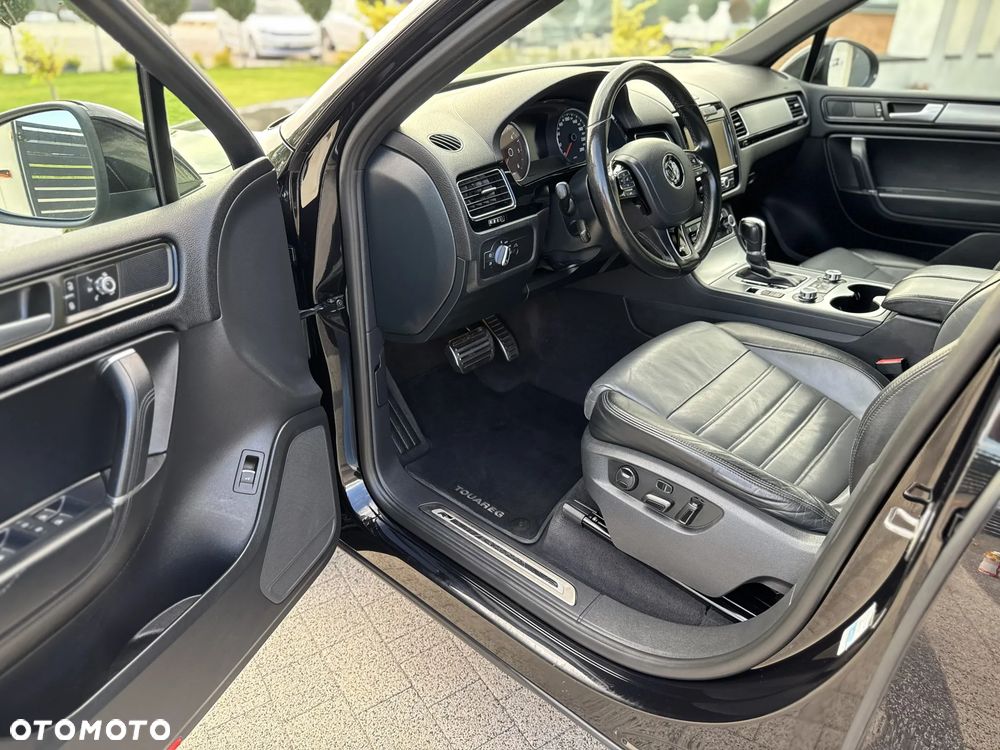 Volkswagen Touareg 3.0 V6 TDI BMT Perfectline R-Style - 23