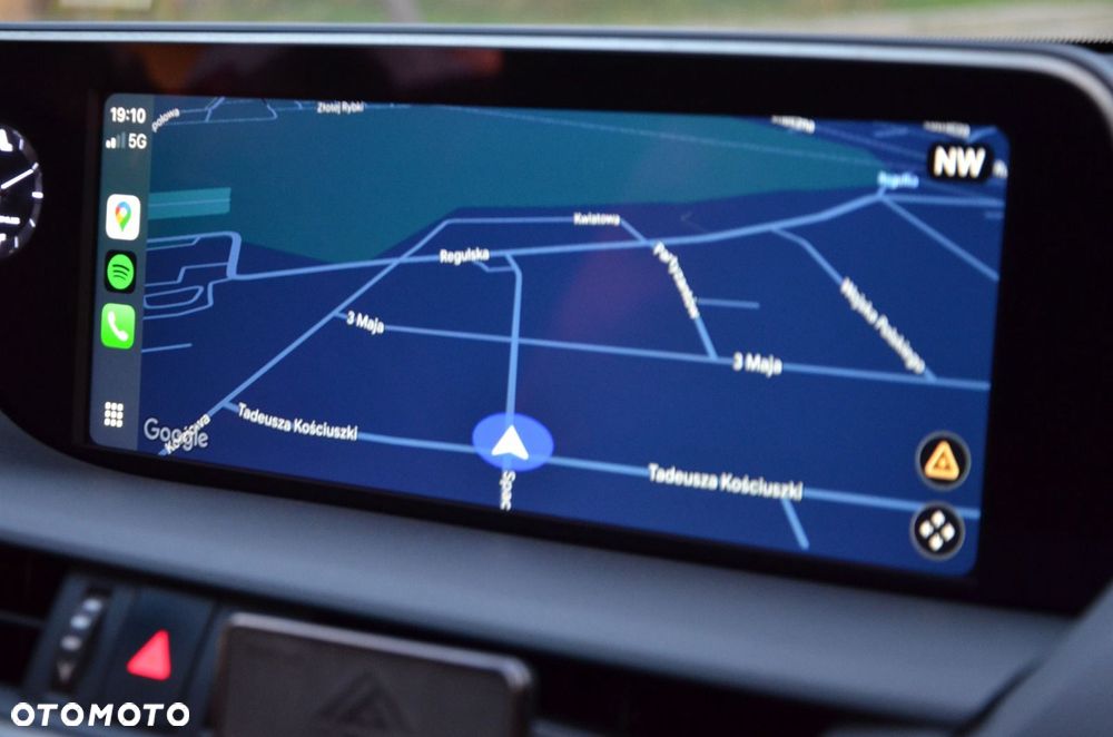 Lexus ES 300h F Sport - 21