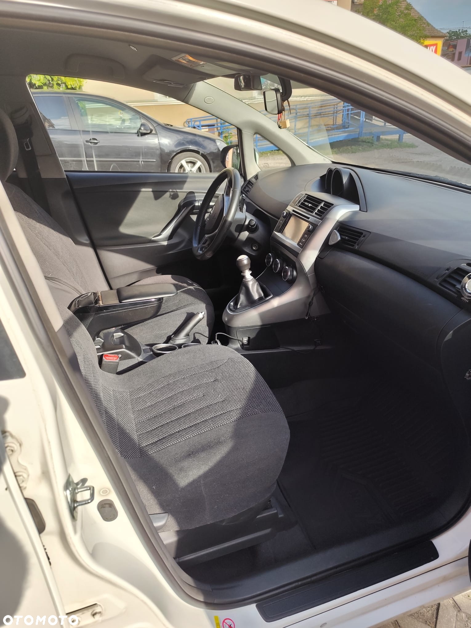 Toyota Verso 2.0 D-4D 5-Sitzer - 14