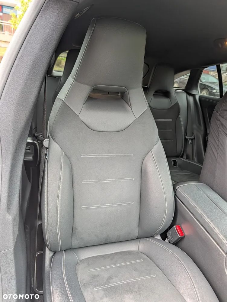 Mercedes-Benz CLA 200 7G-DCT Entry - 33