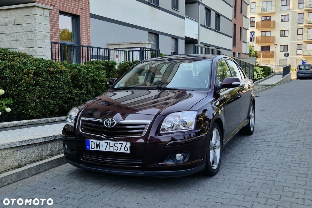 Toyota Avensis - 1