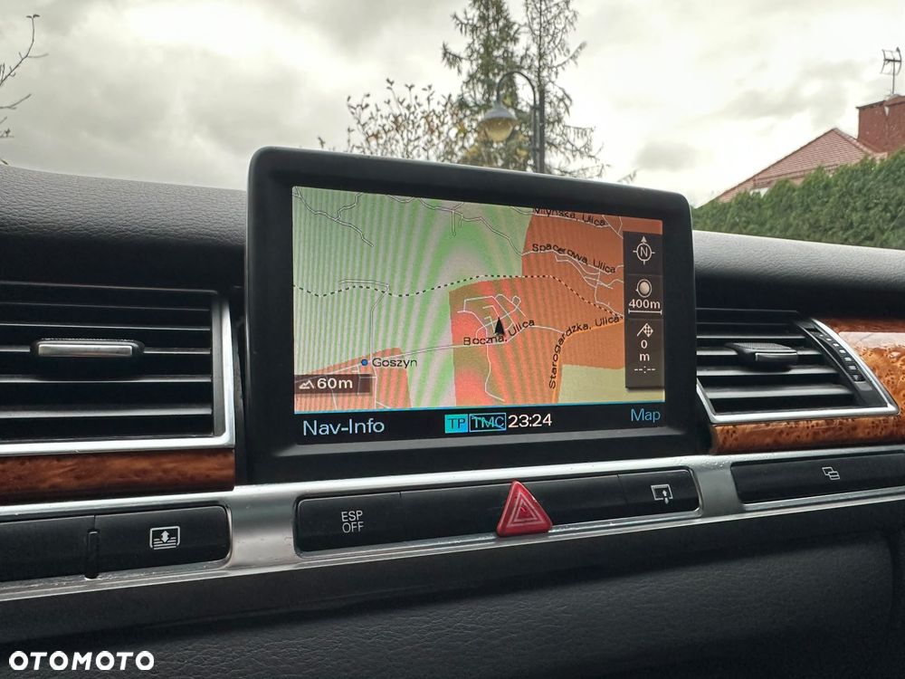 Audi A8 4.2 Quattro - 24