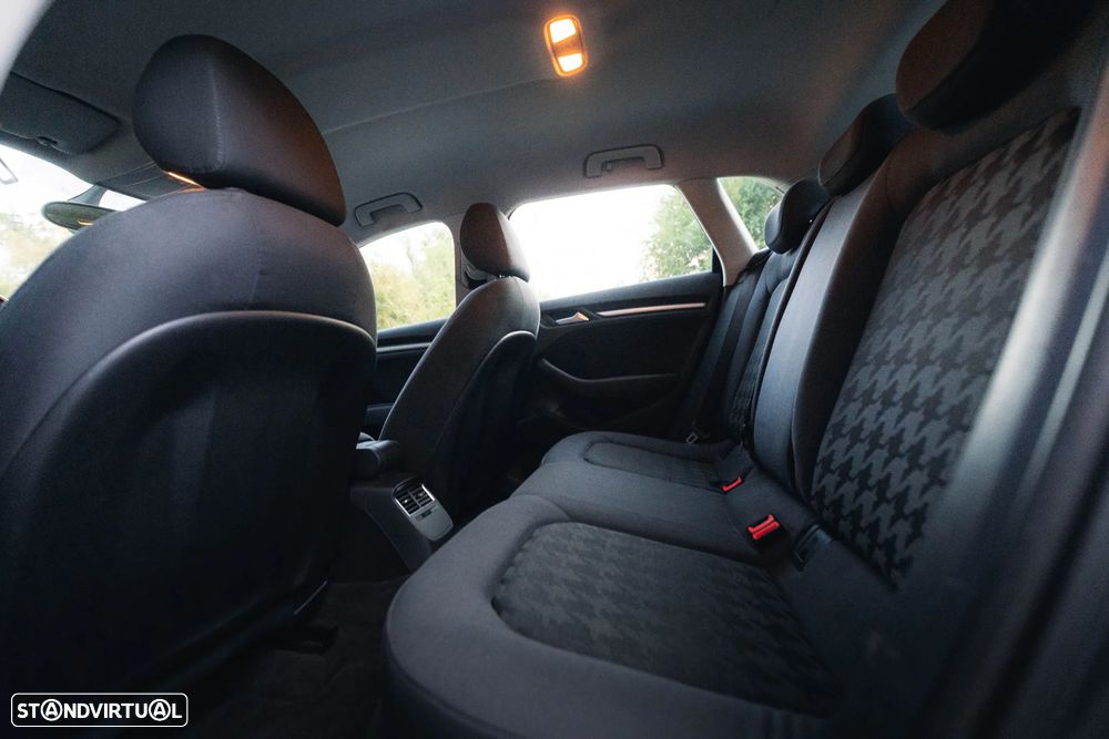Audi A3 Sportback 1.6 TDI Advance - 31