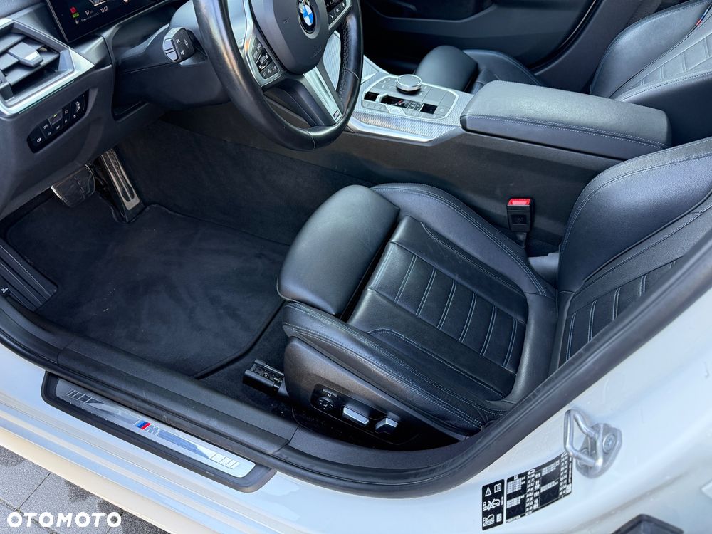 BMW Seria 3 330i M Sport sport - 13