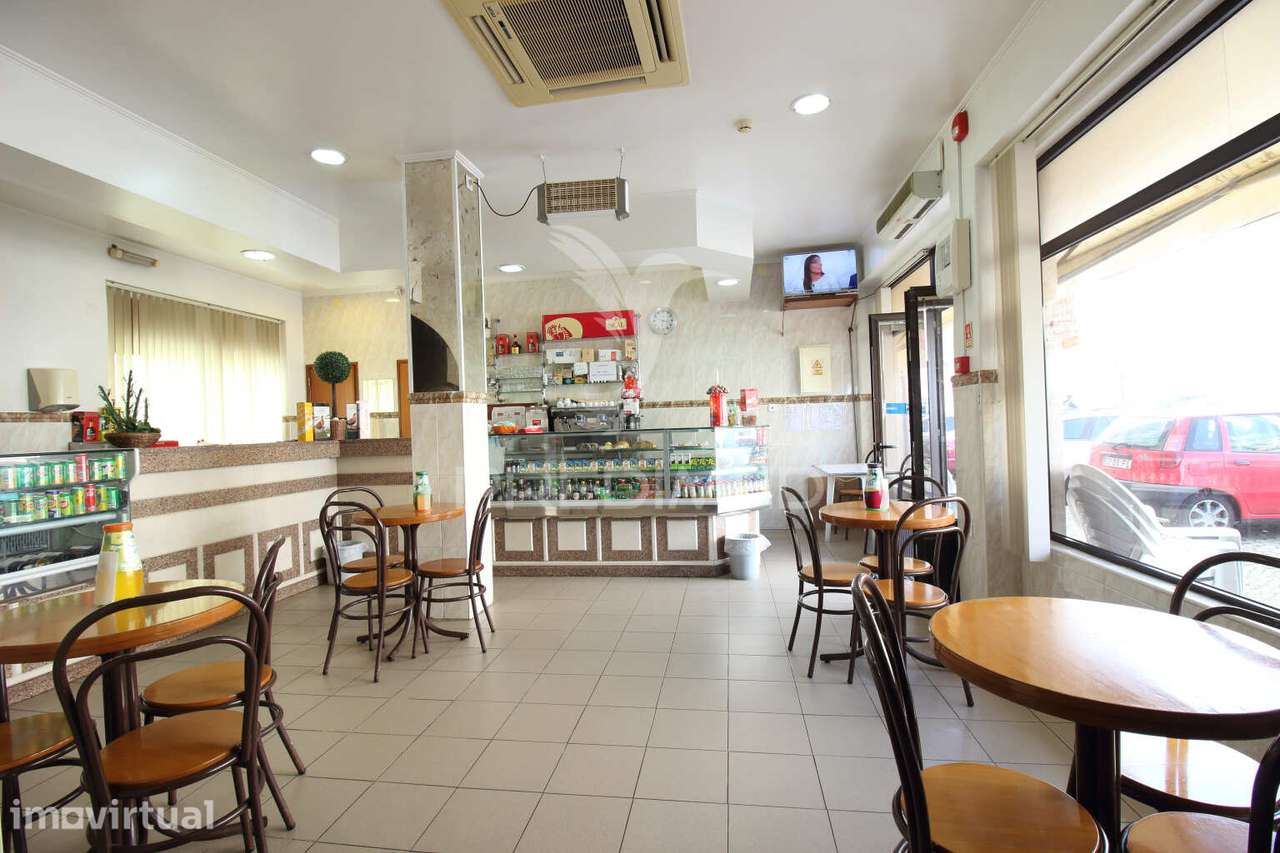 Restaurante equipado OU investimento com potencial habitacional - Grande imagem: 3/22