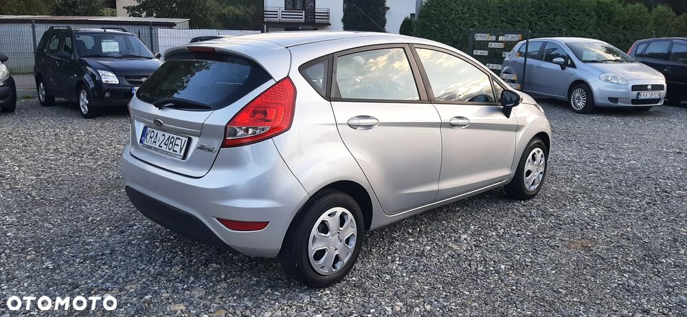 Ford Fiesta - 9