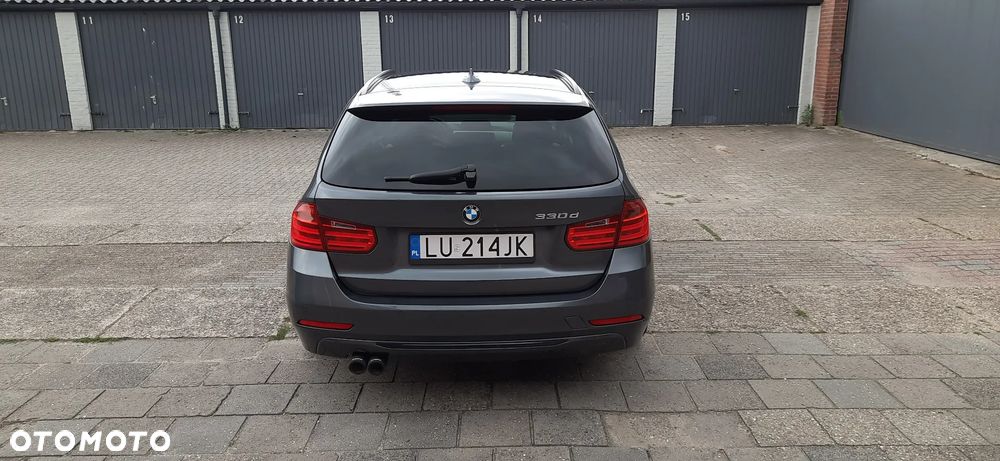 BMW Seria 3 330d Sport Line - 4
