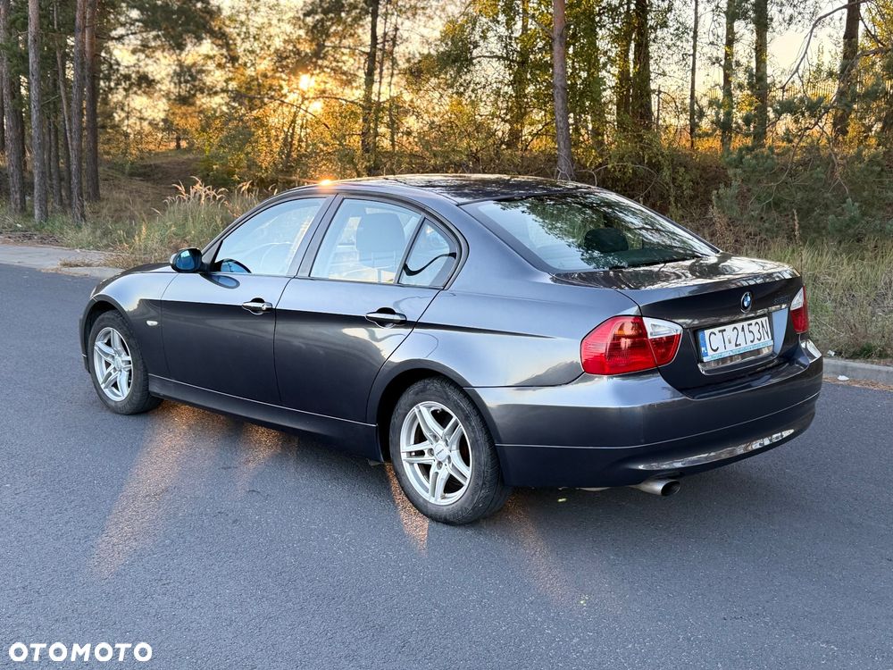 BMW Seria 3 320i - 6