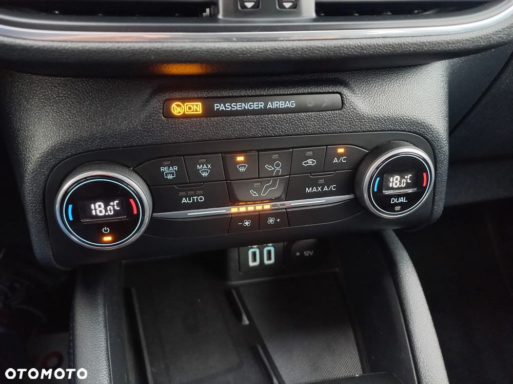 Ford Kuga 2.0 EcoBlue Hybrid TITANIUM - 30