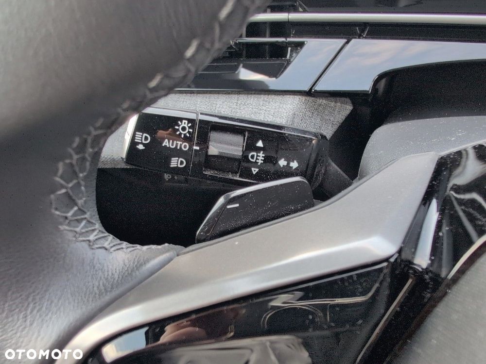 Peugeot 3008 1.2 PureTech mHEV Allure e-DCS6 - 19