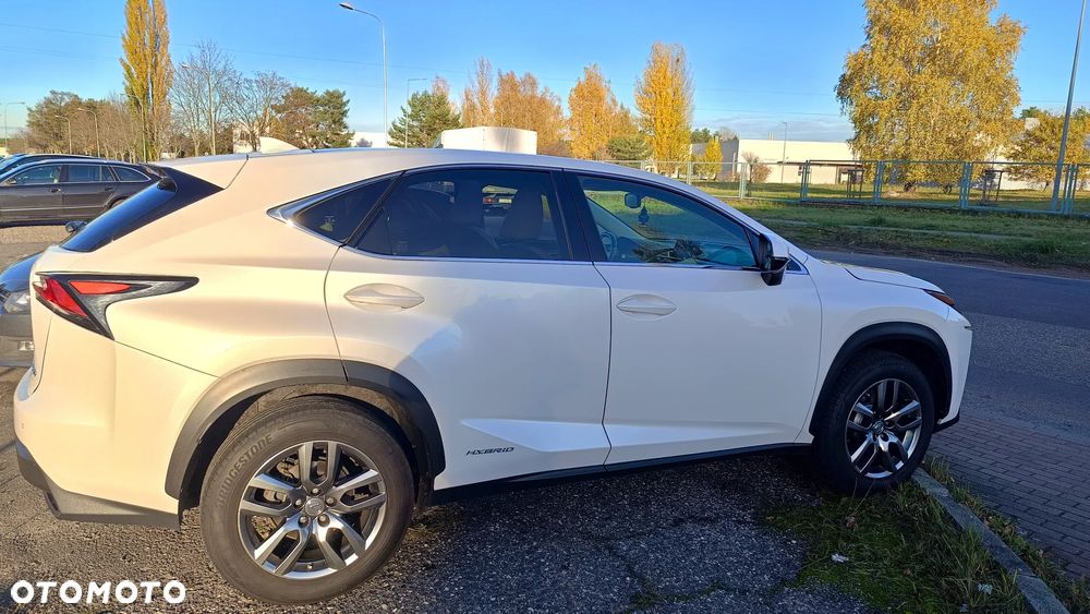 Lexus NX 300h Comfort AWD - 14