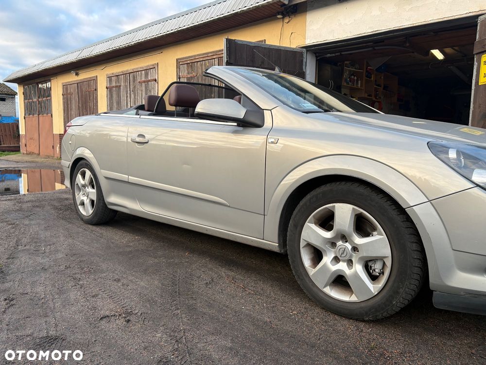 Opel Astra 1.9 CDTI Cosmo - 11