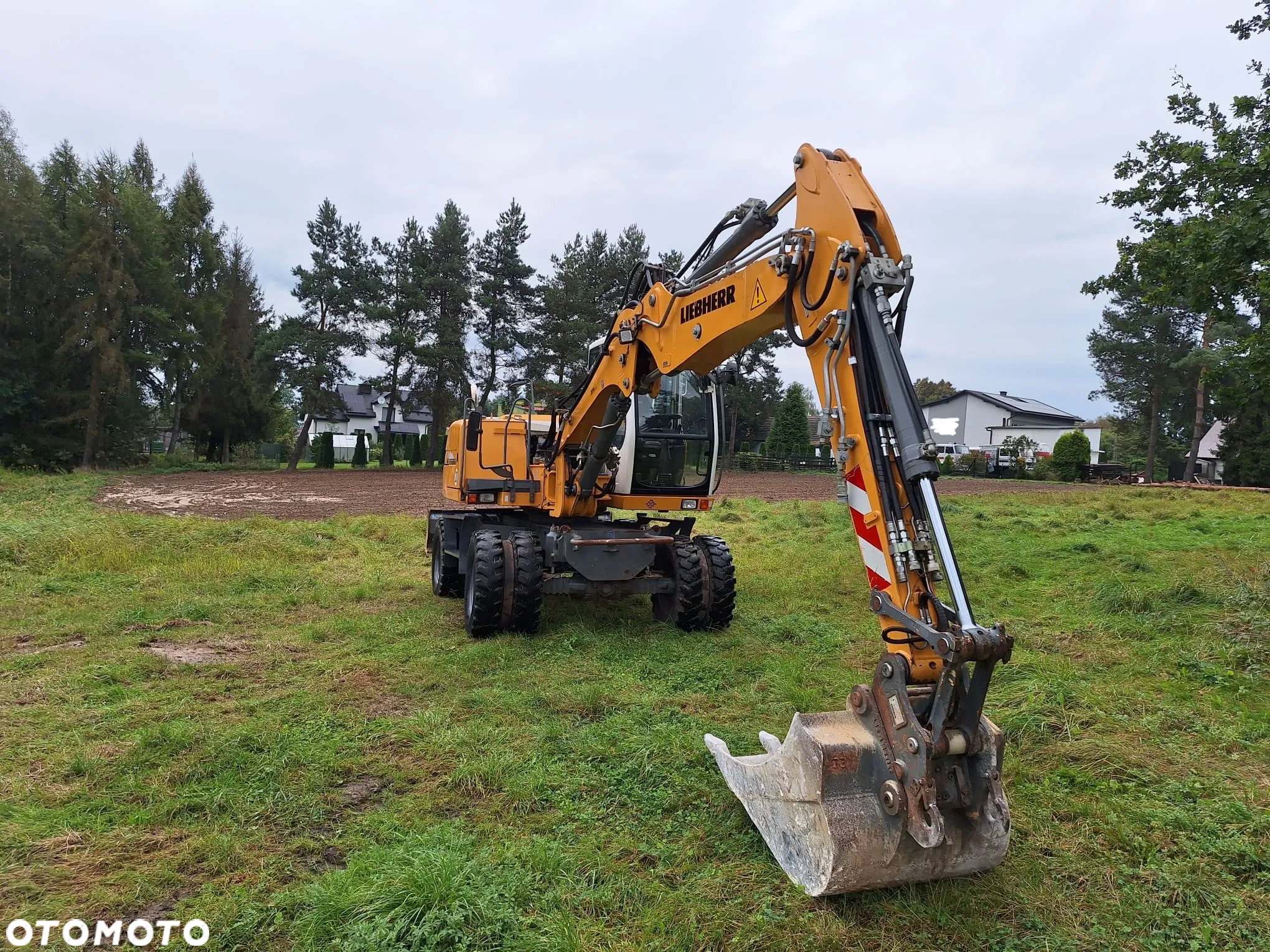 Liebherr A311 - 11