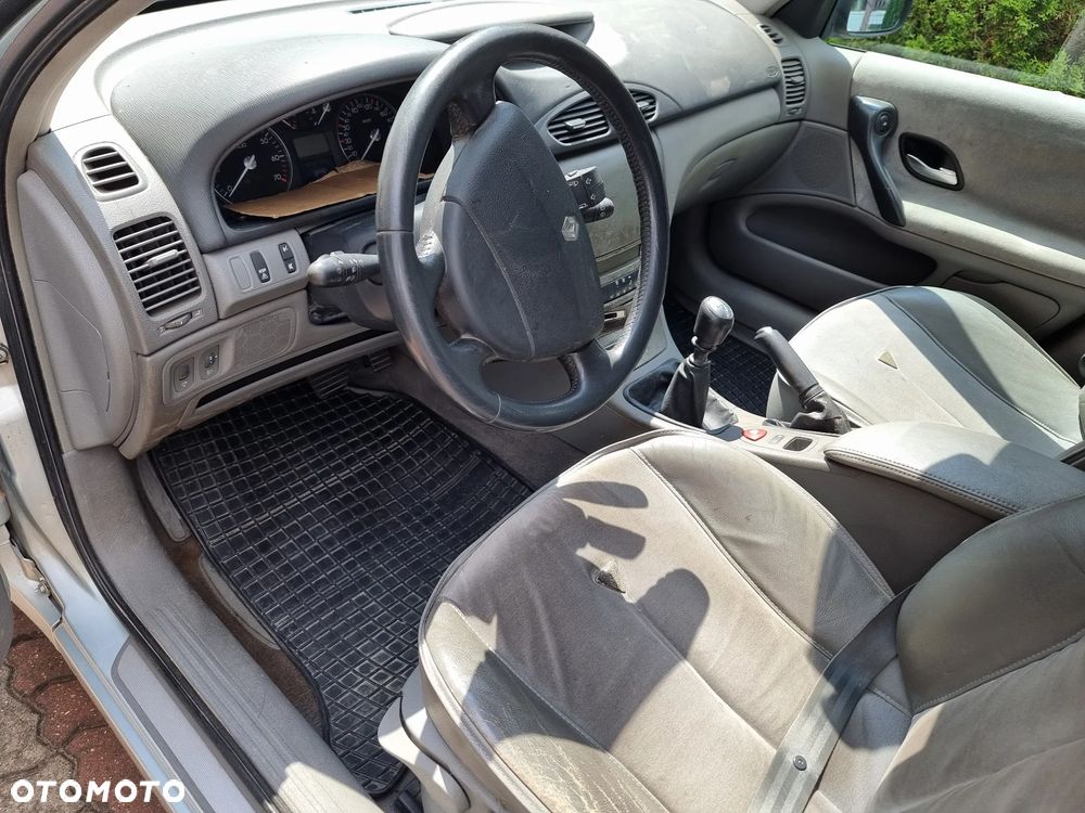 Renault Laguna 2.2 dCi Expression - 3