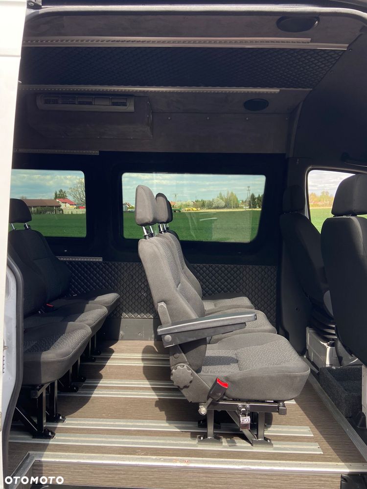 Mercedes-Benz Sprinter - 14