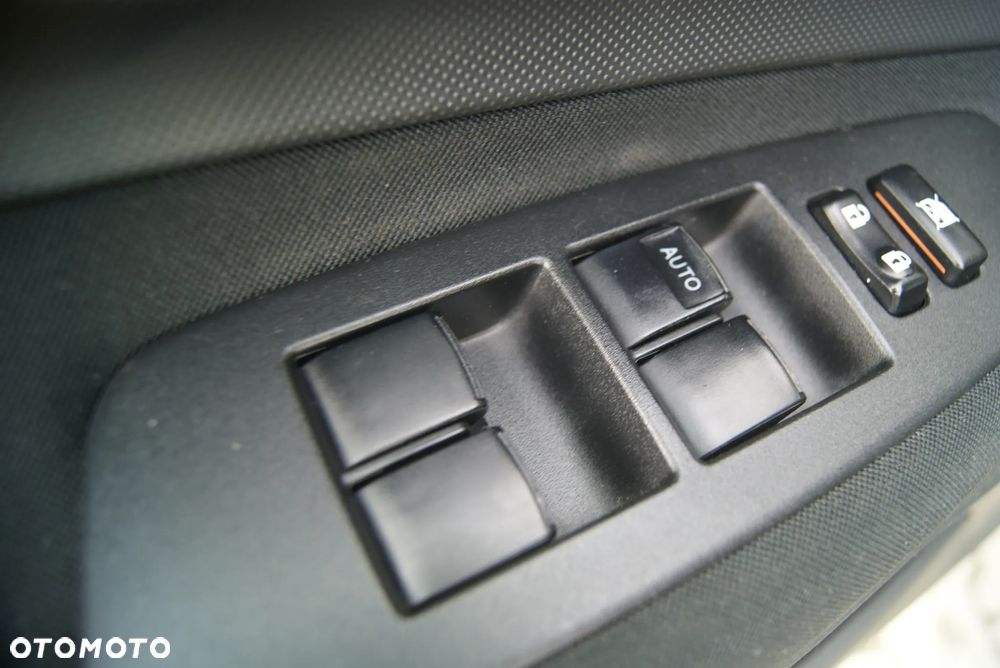 Toyota Auris 1.4 VVT-i - 15