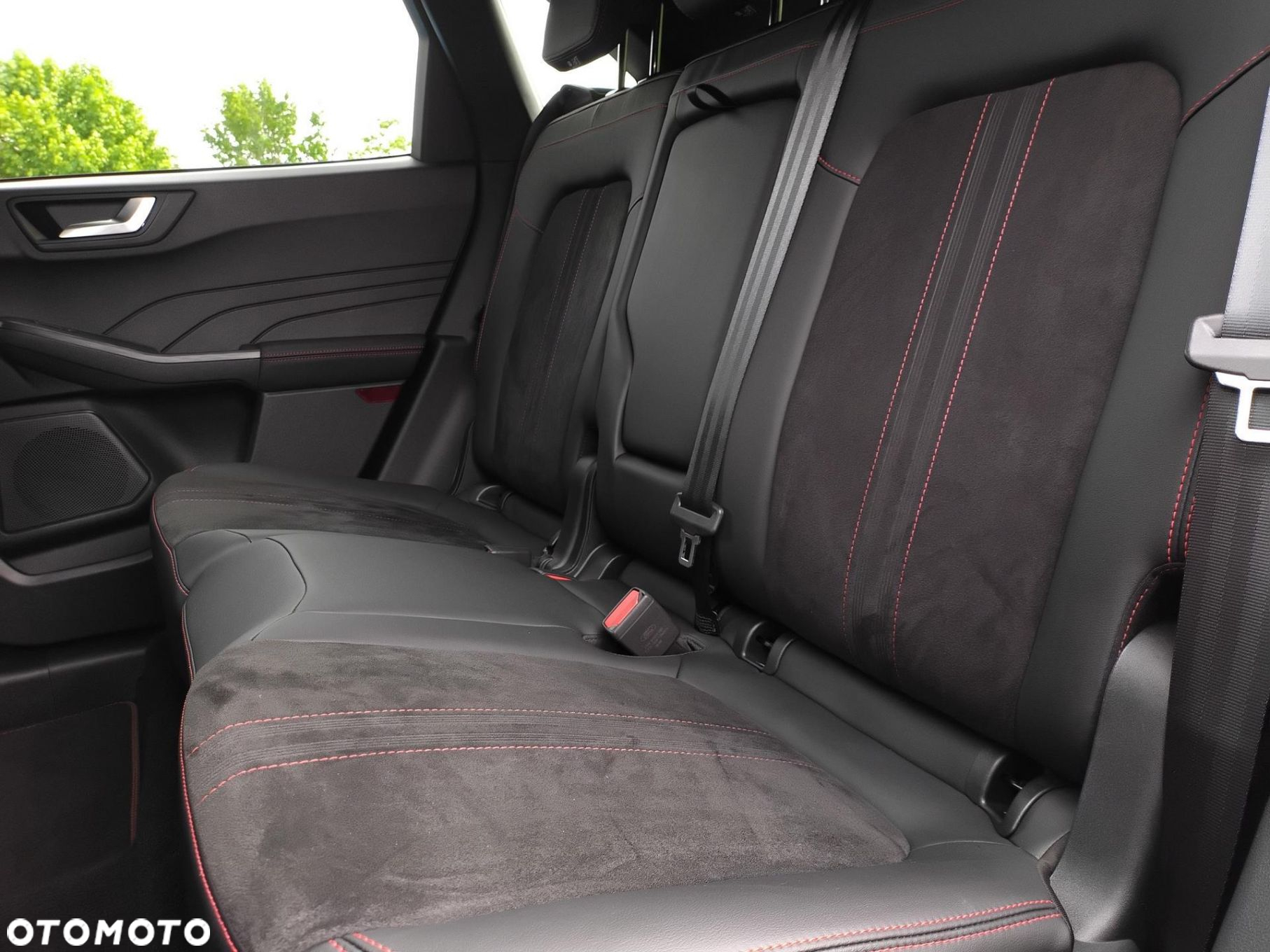 Ford Kuga 2.5P PHEV FWD ST-Line X eCVT - 28
