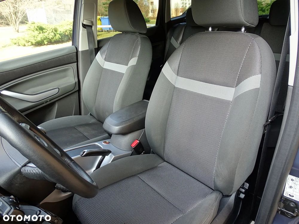 Ford Kuga 2.0 TDCi 2x4 Champions Edition - 17