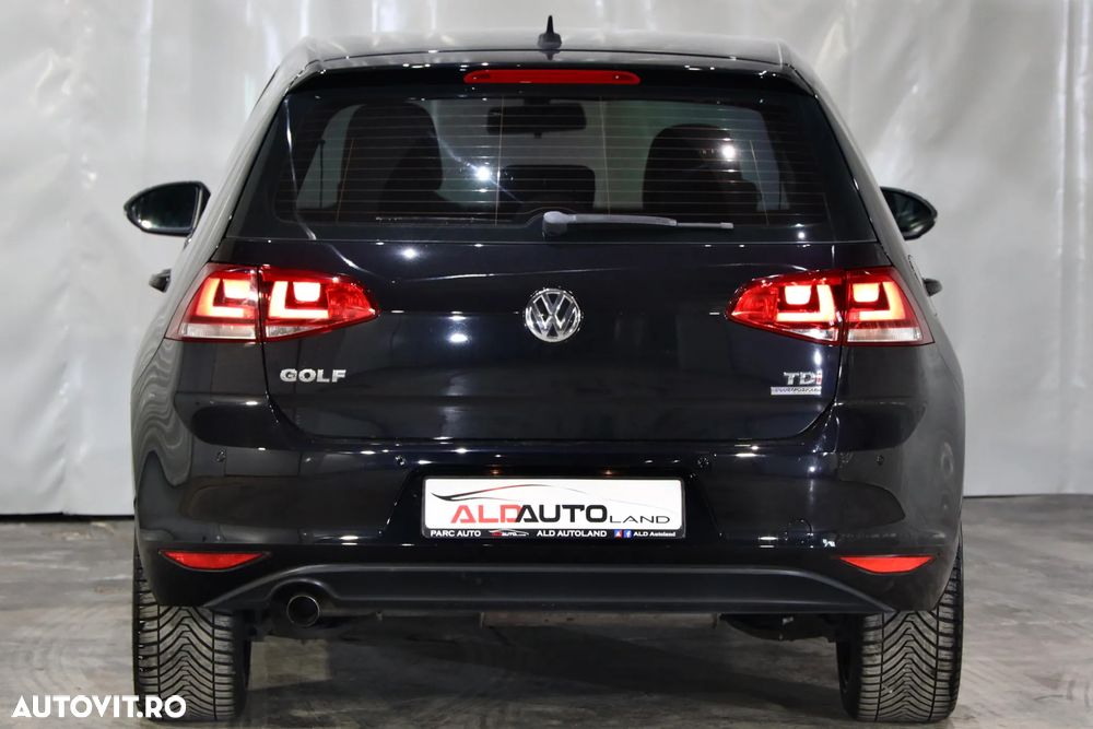 Volkswagen Golf 1.6 TDI DPF BlueMotion Technology Highline - 37