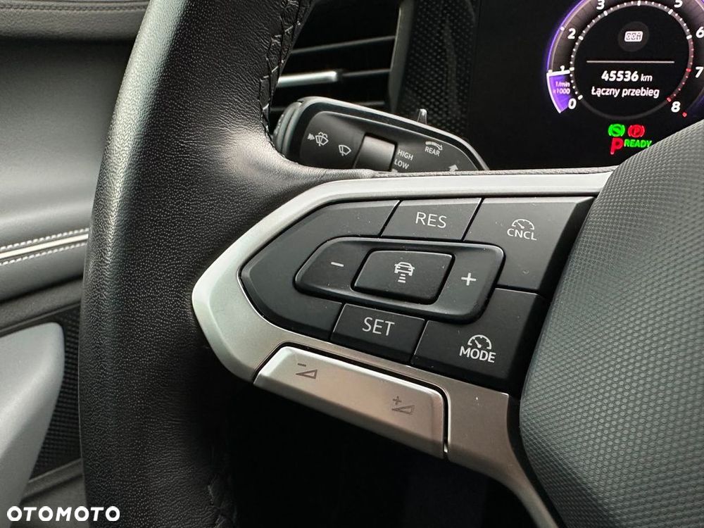 Volkswagen Passat - 13