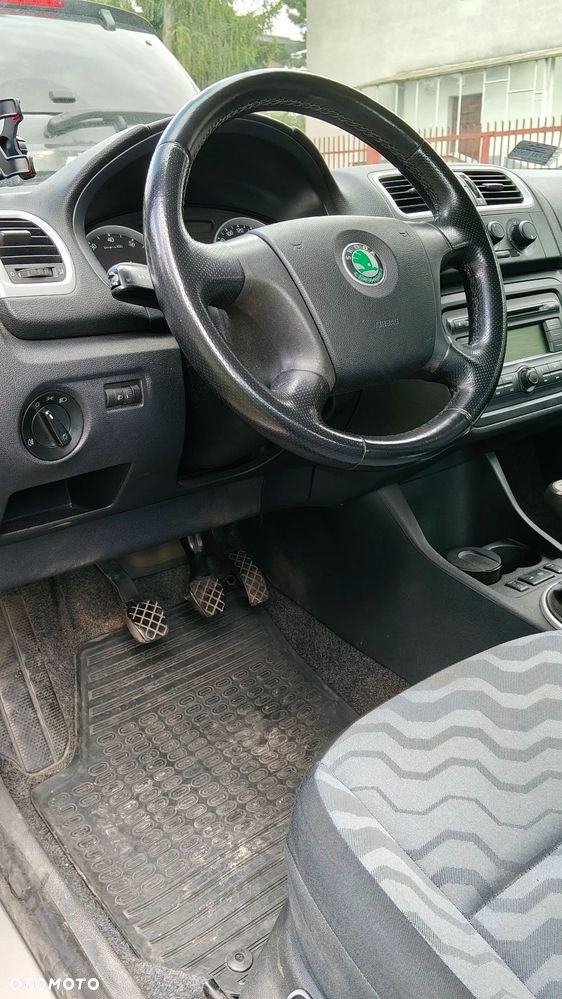 Skoda Fabia 1.4 16V Ambiente - 2