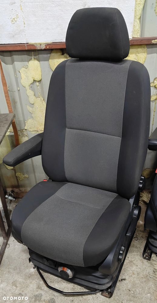 Mercedes Sprinter 906 Volkswagen Crafter Fotel Lewy Siedzenie Kierowcy Pompowany Pneumatyczny Bujany Amortyzowany - 1