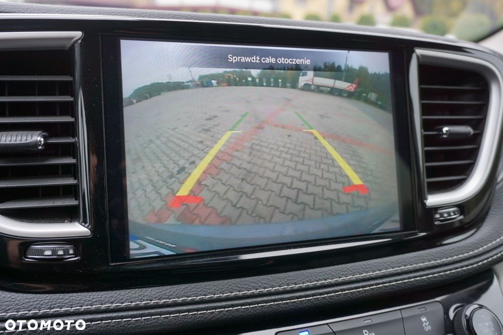 Chrysler Pacifica - 23