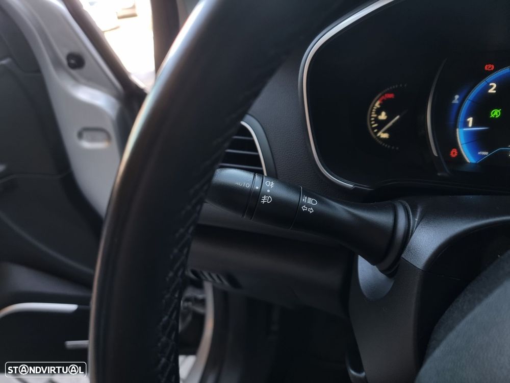 Renault Mégane Sport Tourer 1.6 dCi Bose Edition J18 - 17