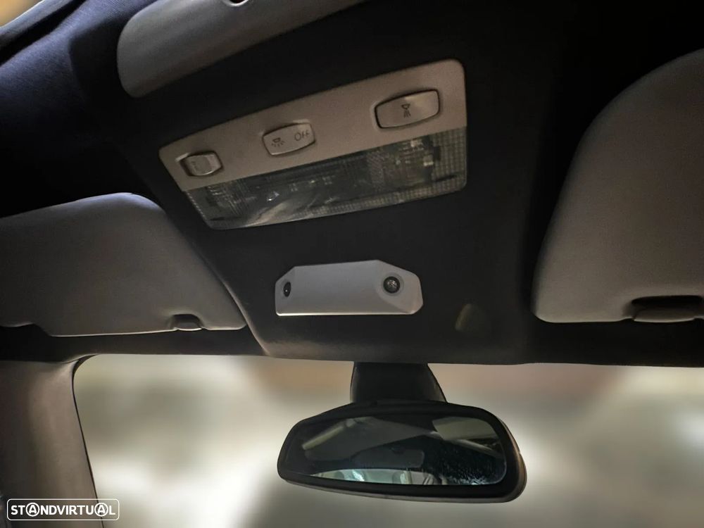 Nissan Primera Sedan (P12) 2.2 Di Diesel 126 cv 93 kW para peças - 16