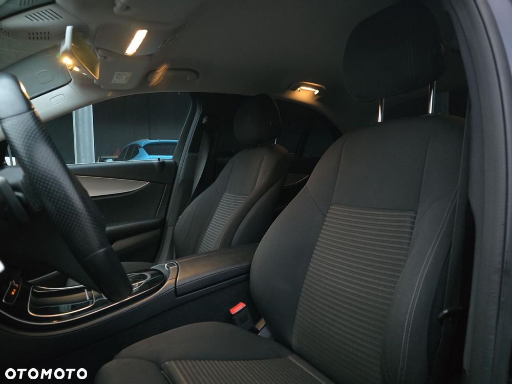 Mercedes-Benz Klasa E 200 d 9G-TRONIC - 21