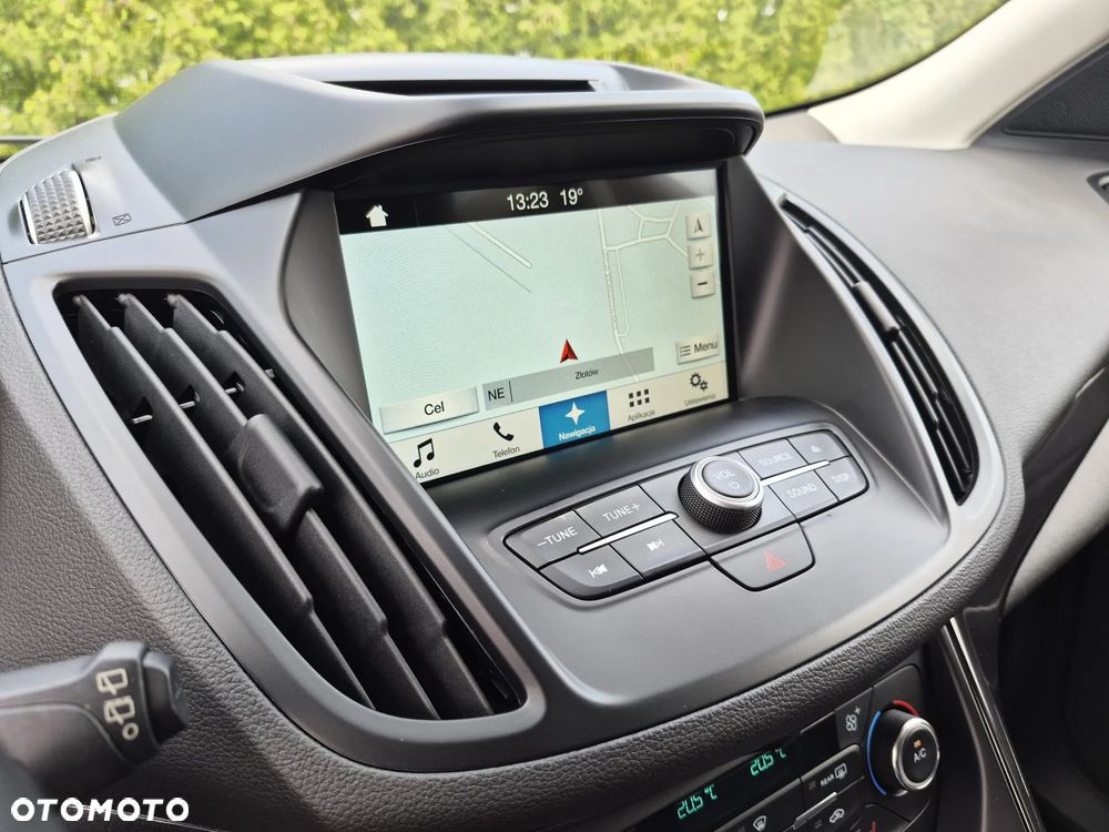 Ford Kuga 1.5 EcoBoost 2x4 Titanium - 12