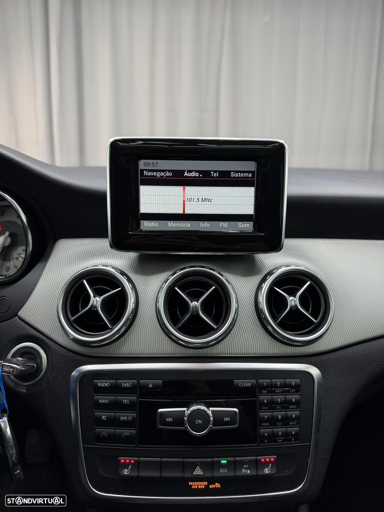 Mercedes-Benz GLA 200 Urban - 12