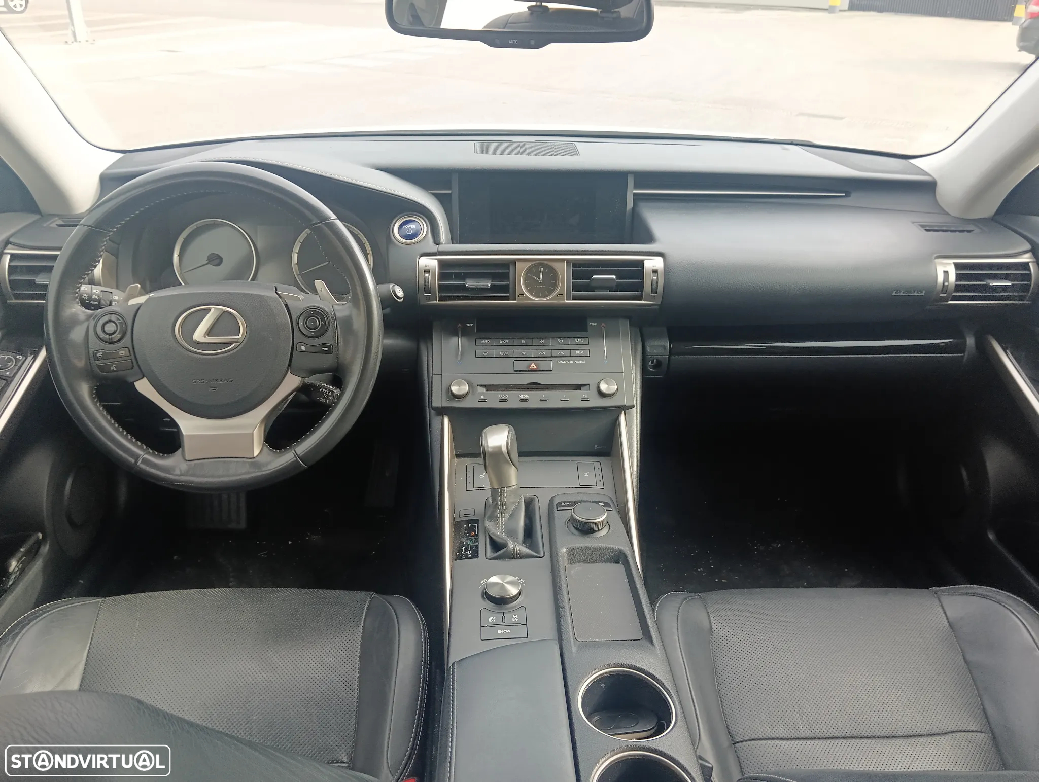 Lexus IS 300H Executive+ - 9